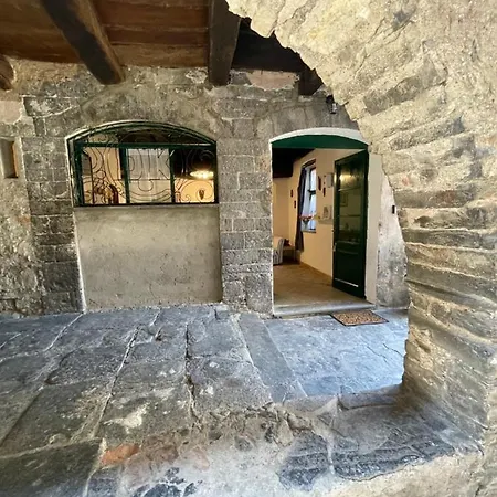 La Casa Nei Vicoli: In Centro A Due Passi Dal Daire Mandello del Lario