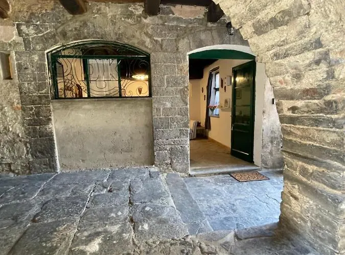 La Casa Nei Vicoli: In Centro A Due Passi Dal דירה מנדלו דל לאריו