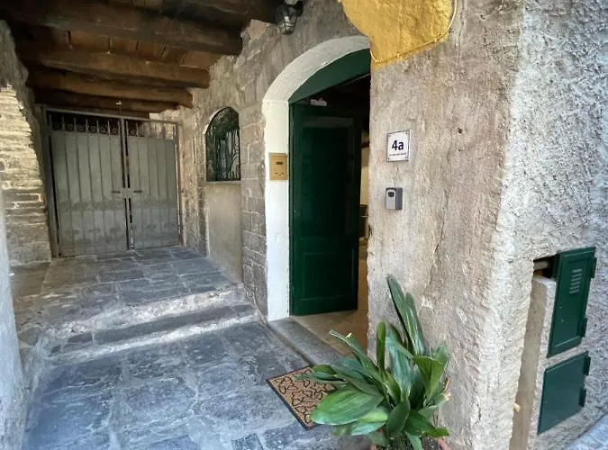 La Casa Nei Vicoli: In Centro A Due Passi Dal * Mandello del Lario