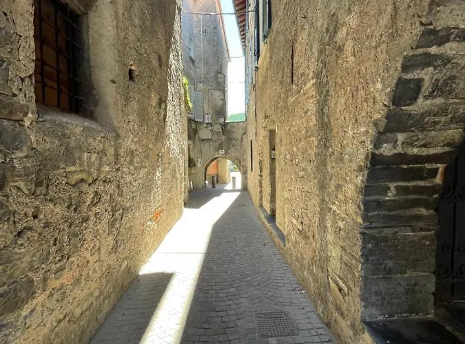 La Casa Nei Vicoli: In Centro A Due Passi Dal Apartment Mandello del Lario