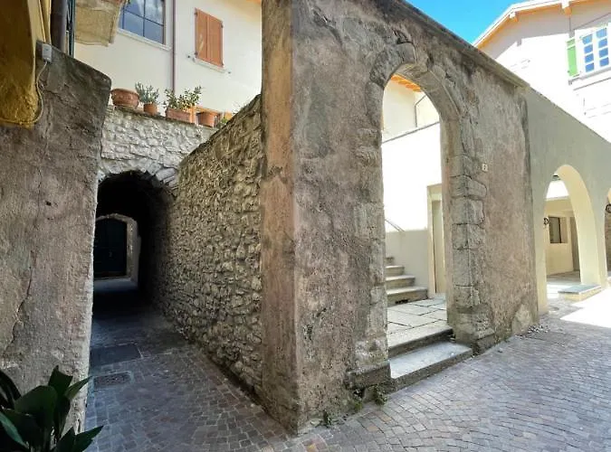 Apartment La Casa Nei Vicoli: In Centro A Due Passi Dal Mandello del Lario