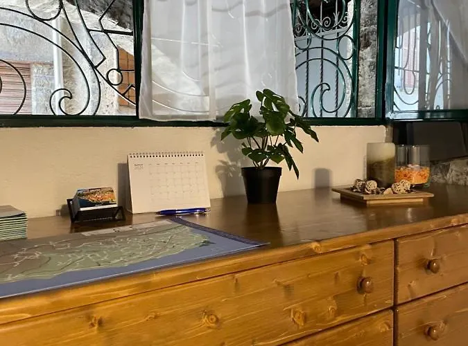 La Casa Nei Vicoli: In Centro A Due Passi Dal Apartment Mandello del Lario