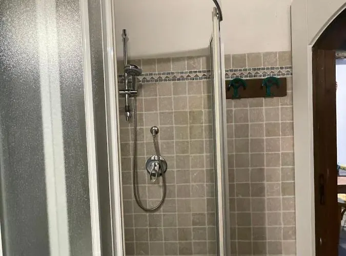 La Casa Nei Vicoli: In Centro A Due Passi Dal * מנדלו דל לאריו