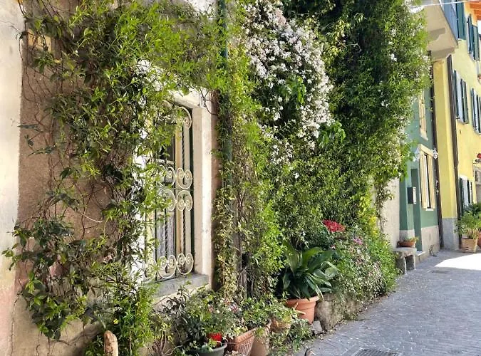La Casa Nei Vicoli: In Centro A Due Passi Dal Apartment Mandello del Lario