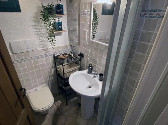 La Casa Nei Vicoli: In Centro A Due Passi Dal מנדלו דל לאריו