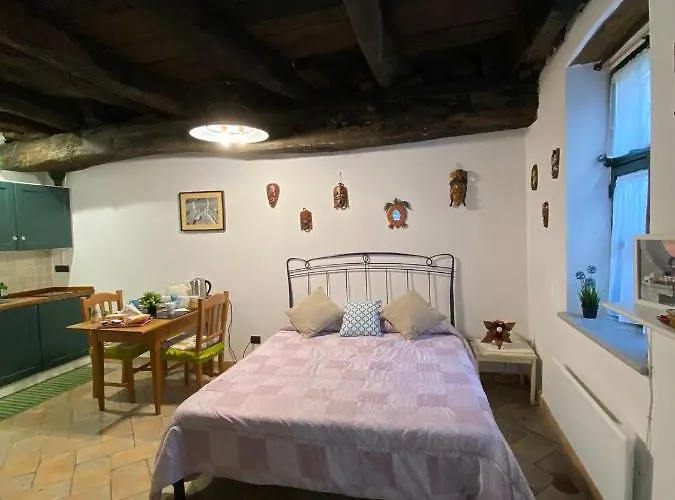 La Casa Nei Vicoli: In Centro A Due Passi Dal * Mandello del Lario