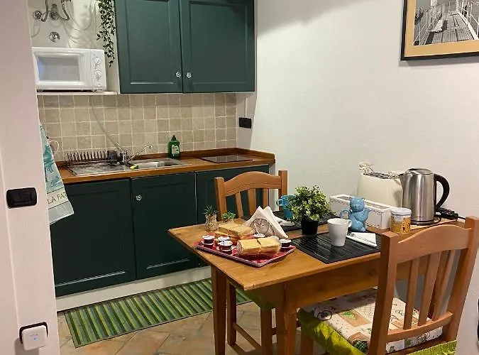 La Casa Nei Vicoli: In Centro A Due Passi Dal Apartment Mandello del Lario