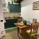 La Casa Nei Vicoli: In Centro A Due Passi Dal Appartement Mandello del Lario